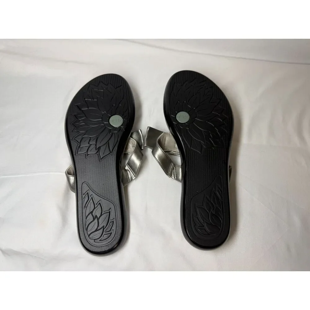 Me Too Silver Metallic Bow Sandals Women's Size 8 1/2 M Flat